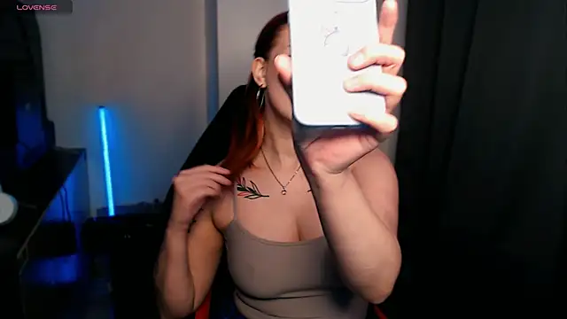 EileenKenner online show from April 10, 3:06 pm