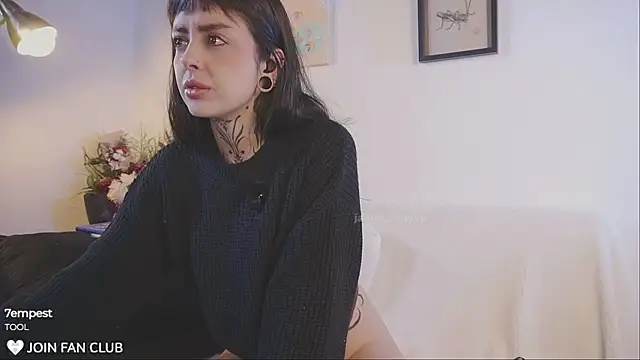 Snapshot of janne_maybe chatting on October 2, 2:13 pm janne maybe online show from October 2, 2:13 pm