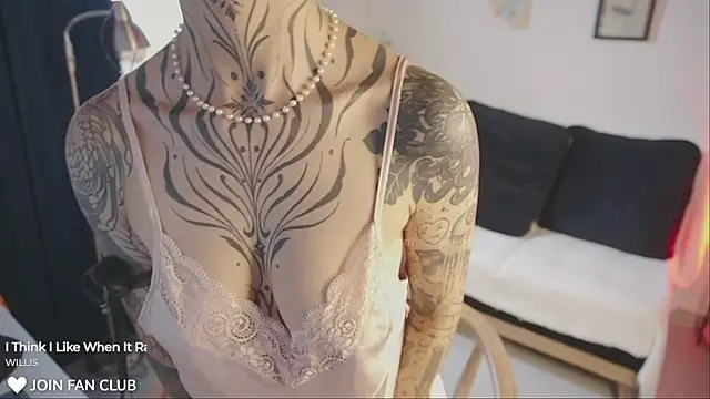 Snapshot of janne_maybe chatting on November 26, 3:02 pm janne maybe online show from November 26, 3:02 pm