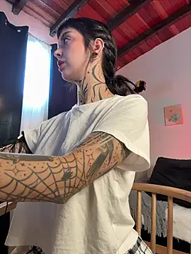 Snapshot of janne_maybe chatting on November 28, 2:09 pm janne maybe online show from November 28, 2:09 pm