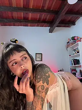 Snapshot of janne_maybe chatting on December 3, 3:32 pm janne maybe online show from December 3, 3:32 pm