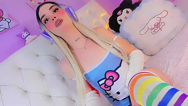 Snapshot of Cattleya_White_ll chatting on October 30, 9:15 pm Cattleya White ll online show from October 30, 9:15 pm