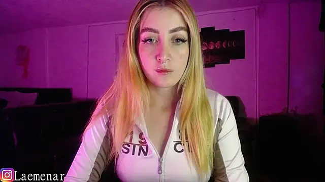 Snapshot of Saraa-Smith chatting on November 6, 3:40 am Saraa-Smith online show from November 6, 3:40 am