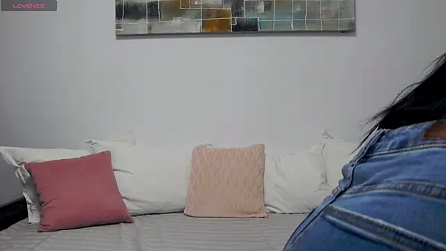 Snapshot of LadyLiia chatting on December 10, 11:00 am LadyLiia online show from December 10, 11:00 am