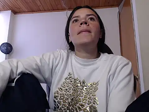 Snapshot of Skylar_Serenity chatting on October 28, 7:27 pm Skylar Serenity online show from October 28, 7:27 pm