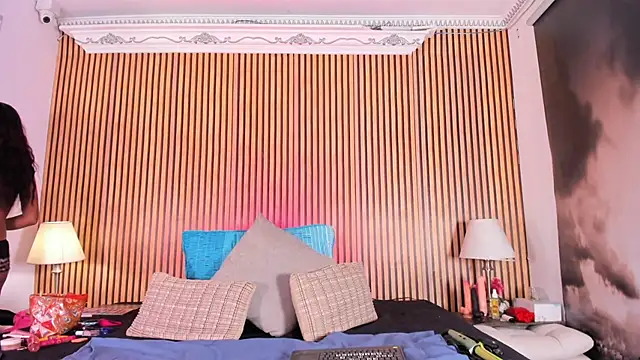 keeyla stone online show from September 12, 8:09 pm