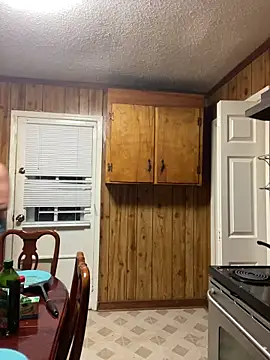 Snapshot of SlimSexxxy69 chatting on February 28, 3:07 am SlimSexxxy69 online show from February 28, 3:07 am