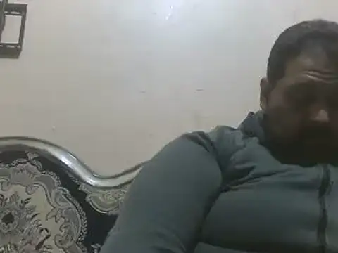 elpoop7305 online show from April 15, 3:52 pm