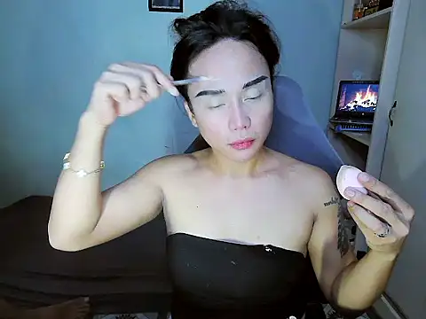 YourNikkieXxx online show from January 19, 11:25 am