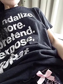 DragonFoxie online show from May 11, 8:53 am