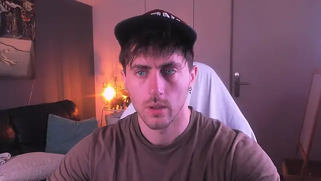 Snapshot of Oscar_Miller_ chatting on September 28, 9:09 pm Oscar Miller online show from September 28, 9:09 pm