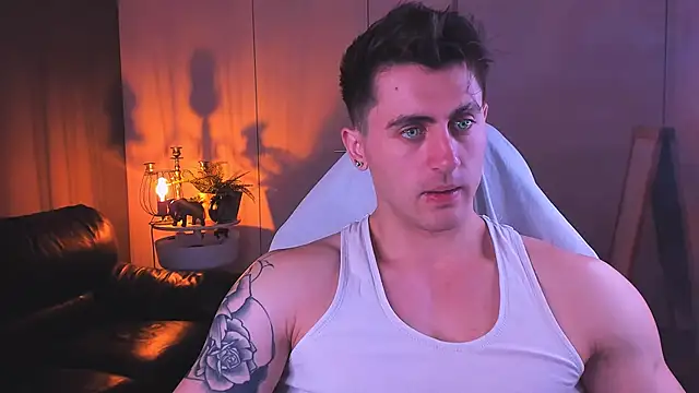 Snapshot of Oscar_Miller_ chatting on October 10, 9:03 pm Oscar Miller online show from October 10, 9:03 pm