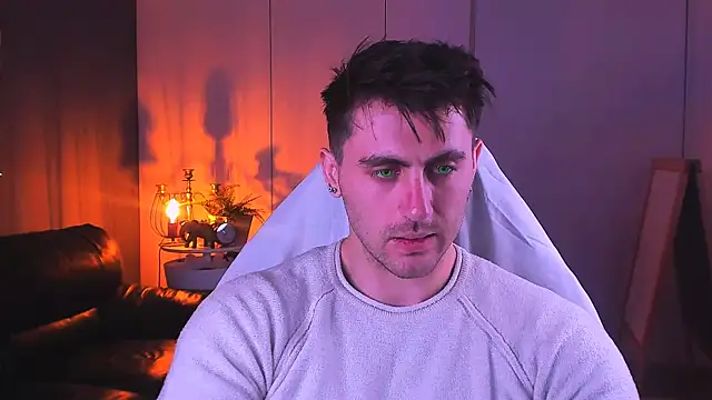 Snapshot of Oscar_Miller_ chatting on October 13, 9:15 pm Oscar Miller online show from October 13, 9:15 pm