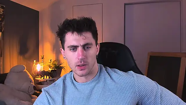 Snapshot of Oscar_Miller_ chatting on October 28, 8:55 pm Oscar Miller online show from October 28, 8:55 pm