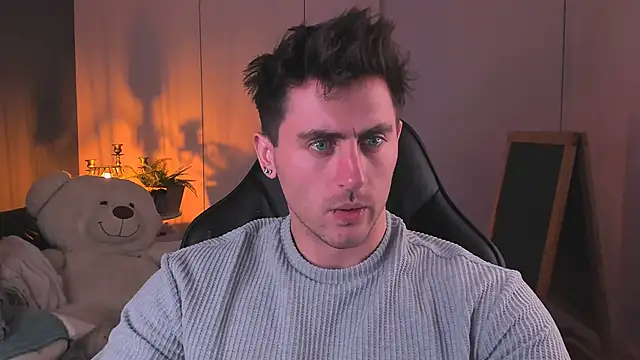 Snapshot of Oscar_Miller_ chatting on October 29, 9:27 pm Oscar Miller online show from October 29, 9:27 pm