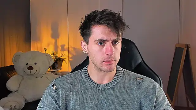 Snapshot of Oscar_Miller_ chatting on November 1, 9:06 pm Oscar Miller online show from November 1, 9:06 pm