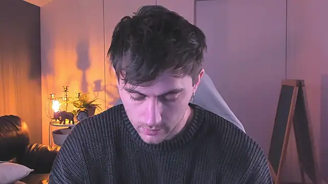 Snapshot of Oscar_Miller_ chatting on November 9, 9:13 pm Oscar Miller online show from November 9, 9:13 pm