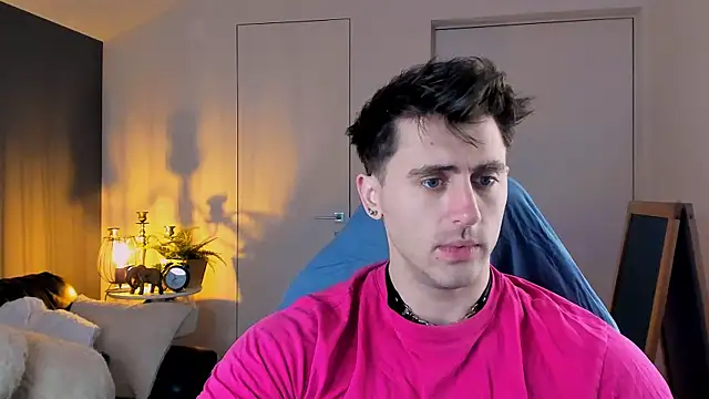 Snapshot of Oscar_Miller_ chatting on November 20, 8:52 pm Oscar Miller online show from November 20, 8:52 pm