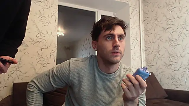 Snapshot of Oscar_Miller_ chatting on November 23, 10:09 pm Oscar Miller online show from November 23, 10:09 pm