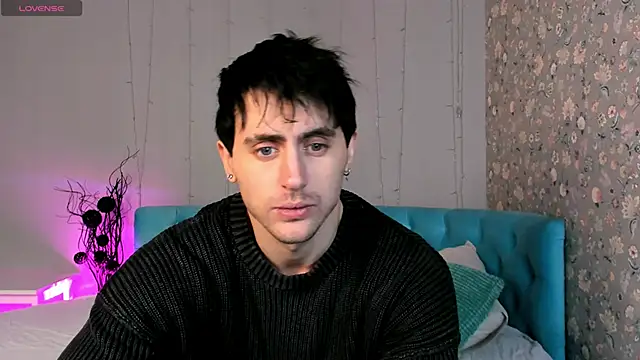 Oscar Miller  online show from February 8, 9:40 pm