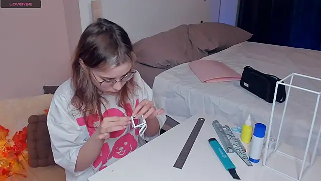 VedaSchulz online show from November 26, 7:04 pm