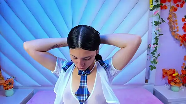  Luna Bennett online show from October 29, 12:51 pm