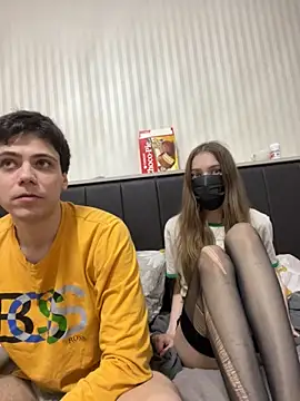 Snapshot of lovburger chatting on May 8, 4:34 pm lovburger online show from May 8, 4:34 pm