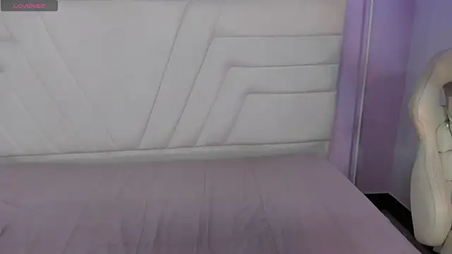 fressittalove01 online show from March 31, 12:38 pm