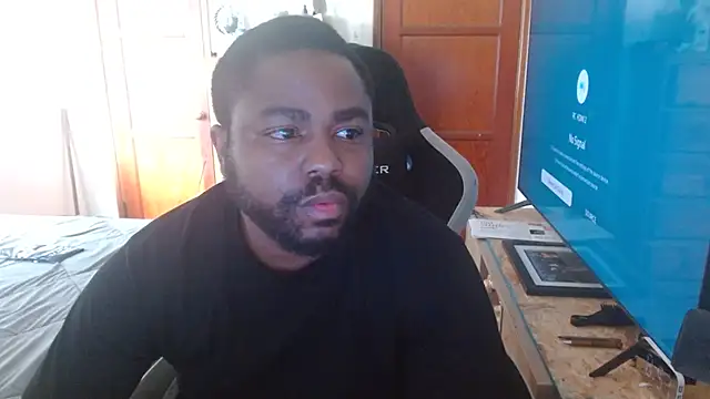 Snapshot of Breadwinnah chatting on June 21, 3:58 pm Breadwinnah online show from June 21, 3:58 pm