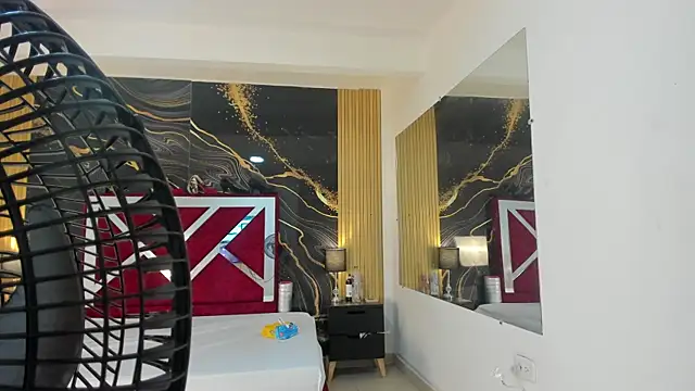 Snapshot of VioletRose_as chatting on October 30, 7:14 pm VioletRose as online show from October 30, 7:14 pm