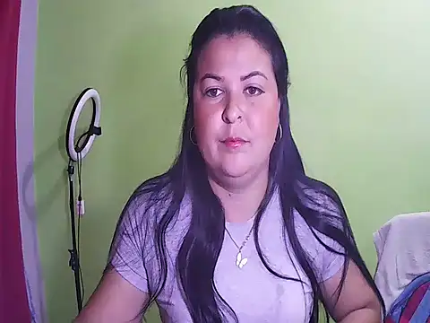 anapaulaa online show from November 3, 10:53 pm