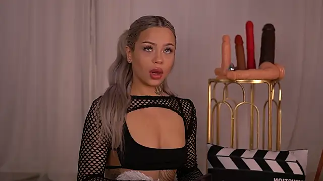 Snapshot of NickyBenz chatting on September 30, 5:40 pm NickyBenz online show from September 30, 5:40 pm