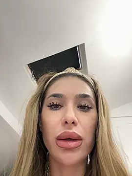 Snapshot of KaseyQuinn_ chatting on October 9, 6:00 am KaseyQuinn online show from October 9, 6:00 am