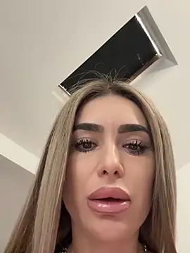 Snapshot of KaseyQuinn_ chatting on October 17, 8:50 am KaseyQuinn online show from October 17, 8:50 am