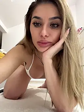 Snapshot of KaseyQuinn_ chatting on November 20, 9:20 am KaseyQuinn online show from November 20, 9:20 am