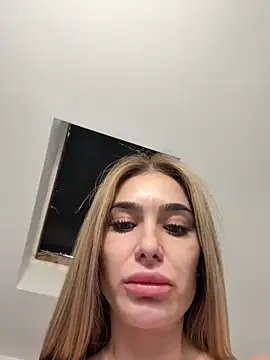 Snapshot of KaseyQuinn_ chatting on November 22, 10:47 am KaseyQuinn online show from November 22, 10:47 am