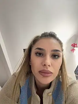 Snapshot of KaseyQuinn_ chatting on December 5, 8:49 pm KaseyQuinn online show from December 5, 8:49 pm