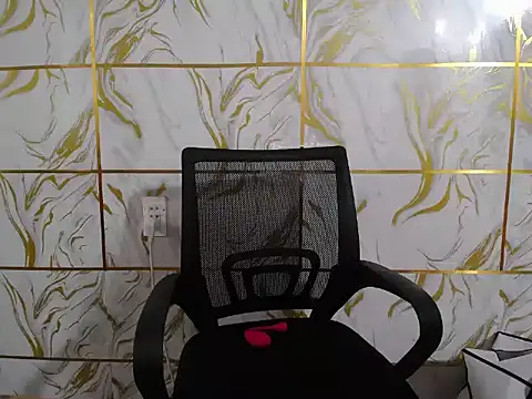 Lyzizi lovely09 online show from December 22, 2:19 am