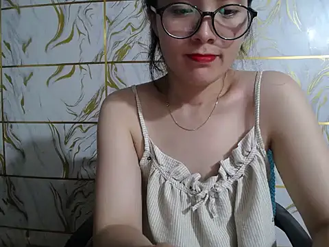 Snapshot of Lyzizi_lovely09 chatting on June 20, 2:09 pm Lyzizi lovely09 online show from June 20, 2:09 pm