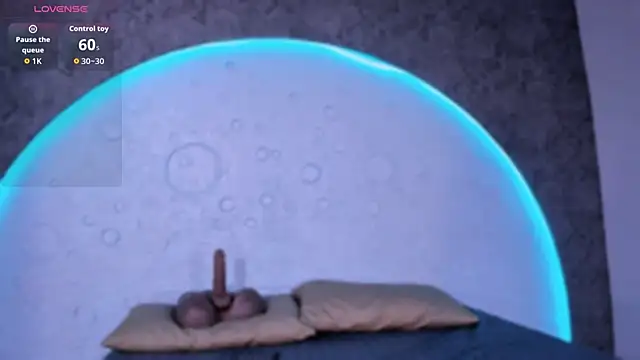 ReinaChloe online show from February 20, 4:29 pm