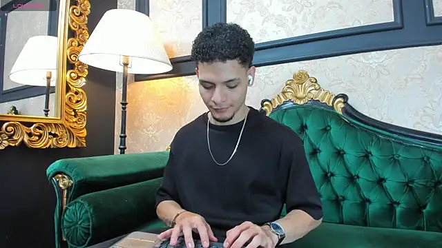 AlessandroKiing online show from April 6, 2:18 pm