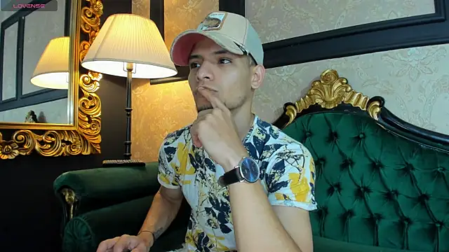 AlessandroKiing online show from April 11, 7:07 pm