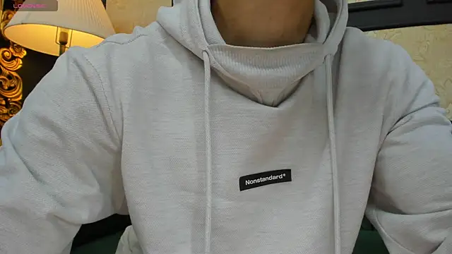 AlessandroKiing online show from April 17, 10:57 pm