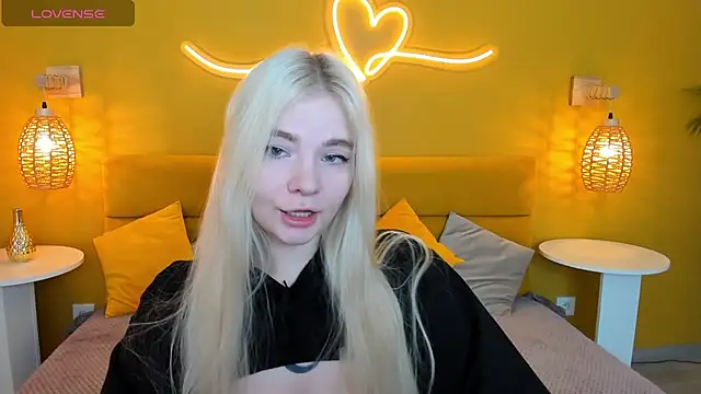 RuthBryant online show from October 5, 1:04 am