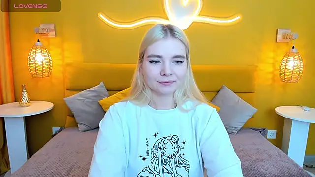 RuthBryant online show from October 19, 12:44 am