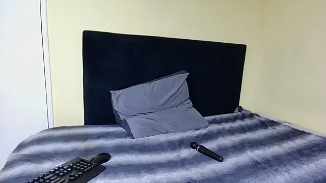 SweetTitties21 online show from November 24, 10:42 pm