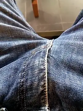 Snapshot of tyteo1010 chatting on January 6, 1:53 am tyteo1010 online show from January 6, 1:53 am