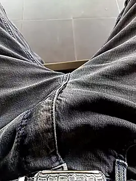 Snapshot of tyteo1010 chatting on January 12, 2:39 am tyteo1010 online show from January 12, 2:39 am