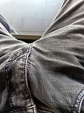 Snapshot of tyteo1010 chatting on January 18, 4:05 am tyteo1010 online show from January 18, 4:05 am