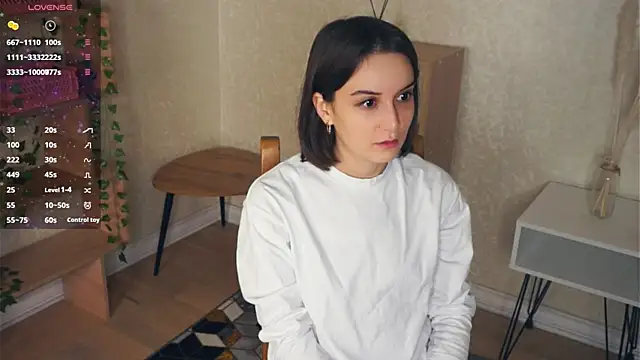 Snapshot of EliseMilby chatting on December 19, 7:26 am EliseMilby online show from December 19, 7:26 am